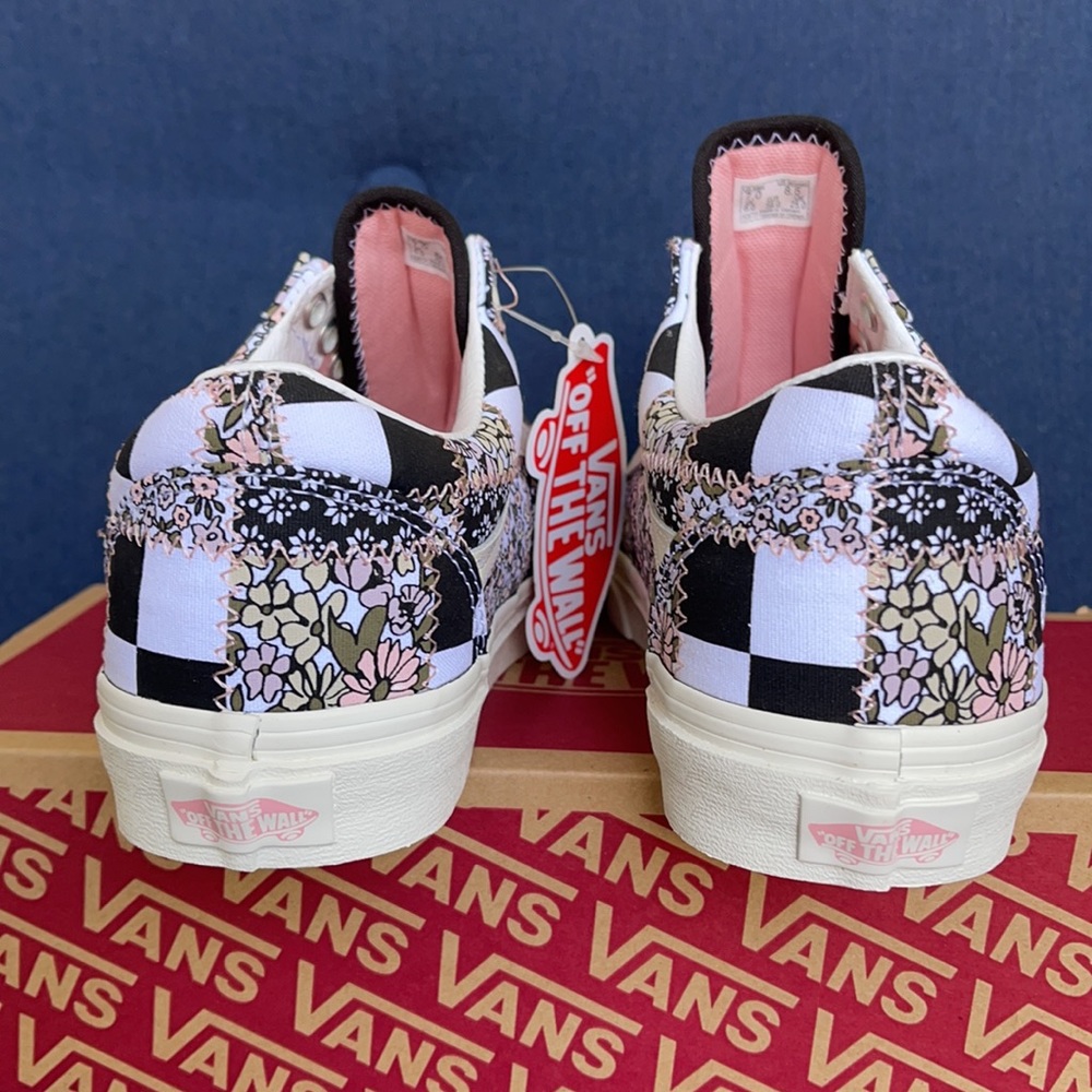 Vans Women’s Old Skool Patchwork Floral Sneakers - Picture 14 of 16